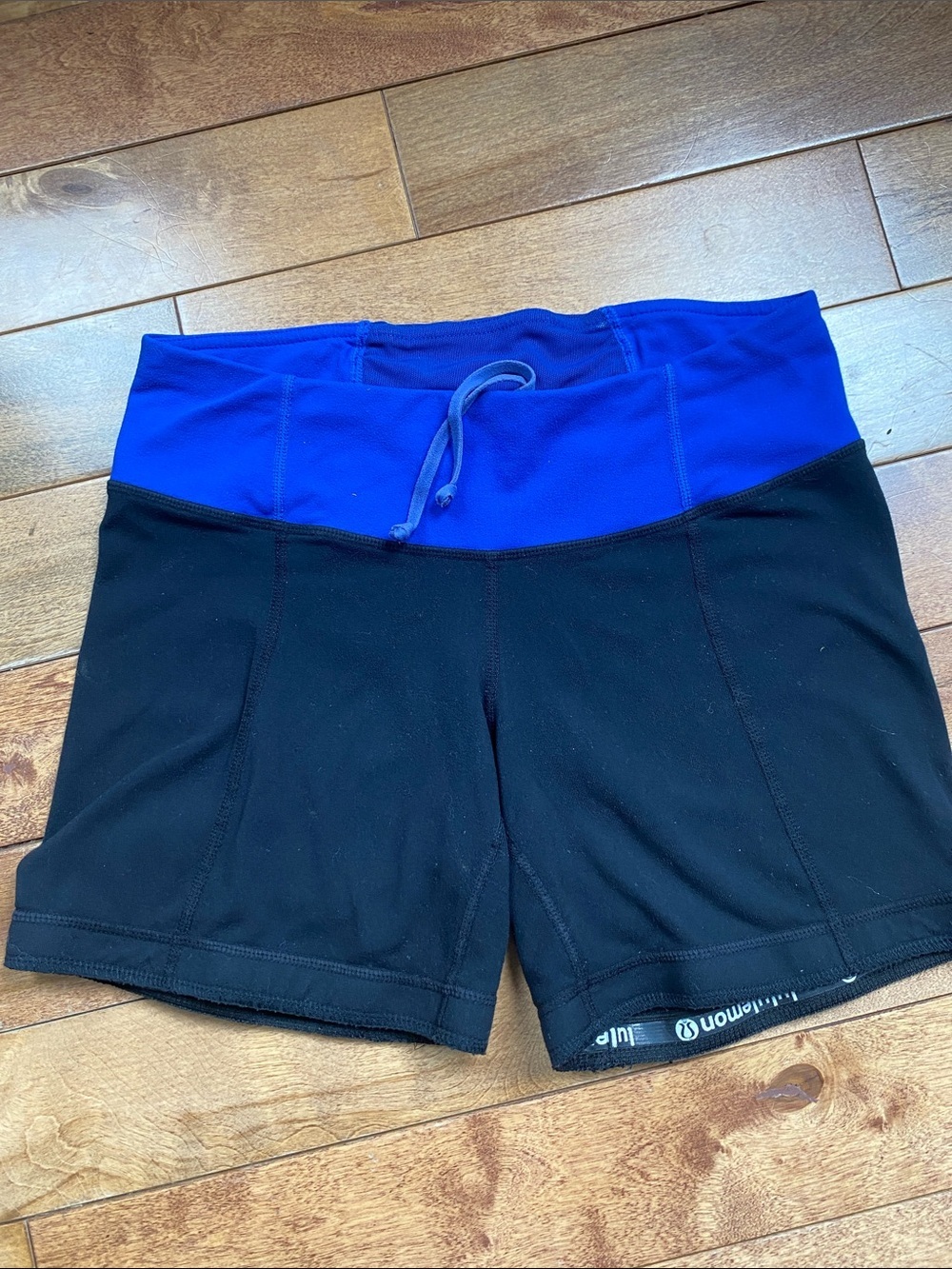 Lululemon athletica Blue Black Athletic Shorts Volleyball Running Size 4 Older